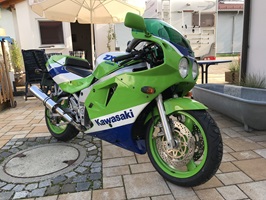 Kawasaki ZXR750 H1 Stinger