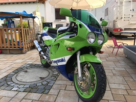 Kawasaki ZXR750 H1 Stinger